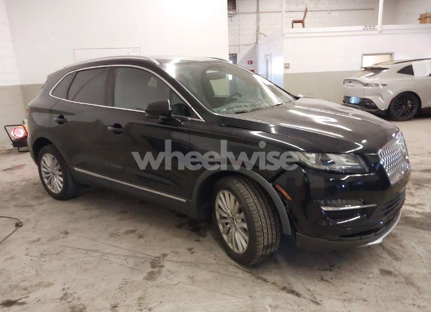 2019 Lincoln Mkc STANDARD (VIN 5LMCJ1C99KUL50046) main photo