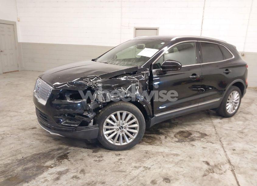 Photo 2 of 2019 Lincoln Mkc STANDARD (VIN 5LMCJ1C99KUL50046)