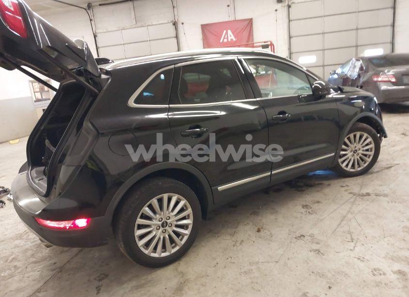 Photo 4 of 2019 Lincoln Mkc STANDARD (VIN 5LMCJ1C99KUL50046)