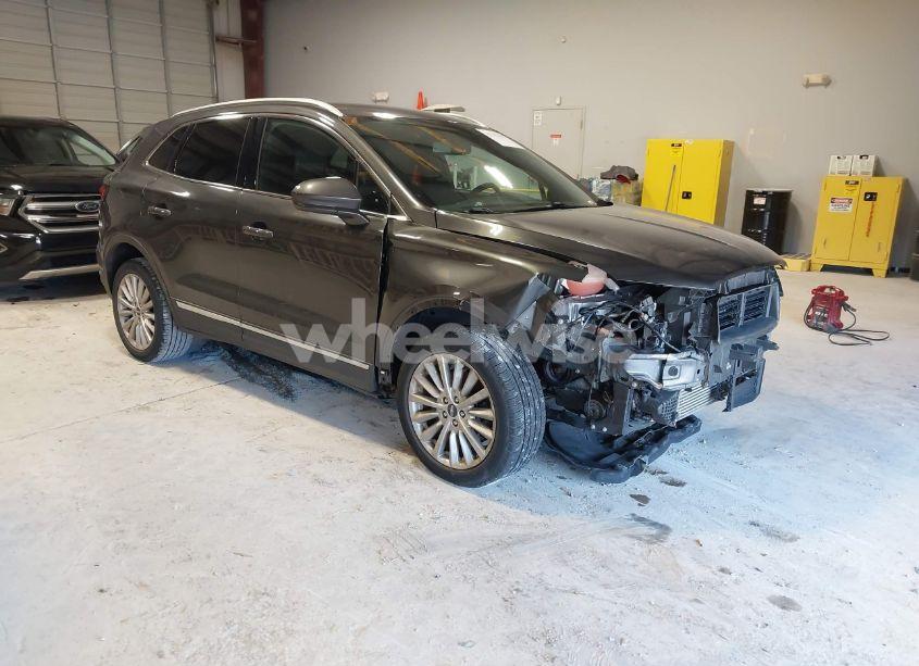 2019 Lincoln Mkc STANDARD (VIN 5LMCJ1C99KUL52153) main photo