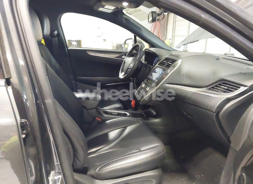 Photo 5 of 2019 Lincoln Mkc STANDARD (VIN 5LMCJ1C99KUL52153)