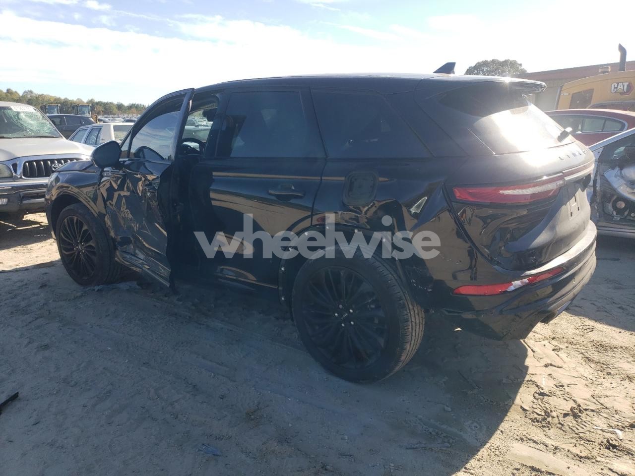 Photo 2 of 2023 LINCOLN CORSAIR (VIN 5LMCJ1CA1PUL12327)