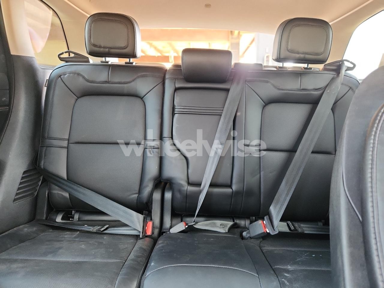 Photo 10 of 2023 LINCOLN CORSAIR (VIN 5LMCJ1CA9PUL23768)