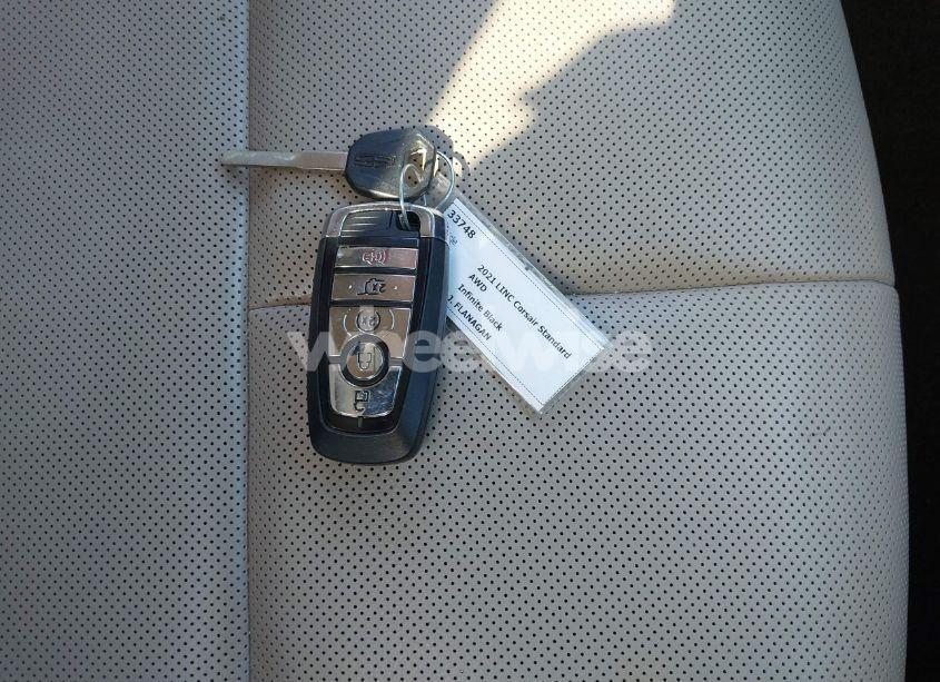 Photo 11 of 2021 Lincoln Corsair STANDARD (VIN 5LMCJ1D90MUL15185)