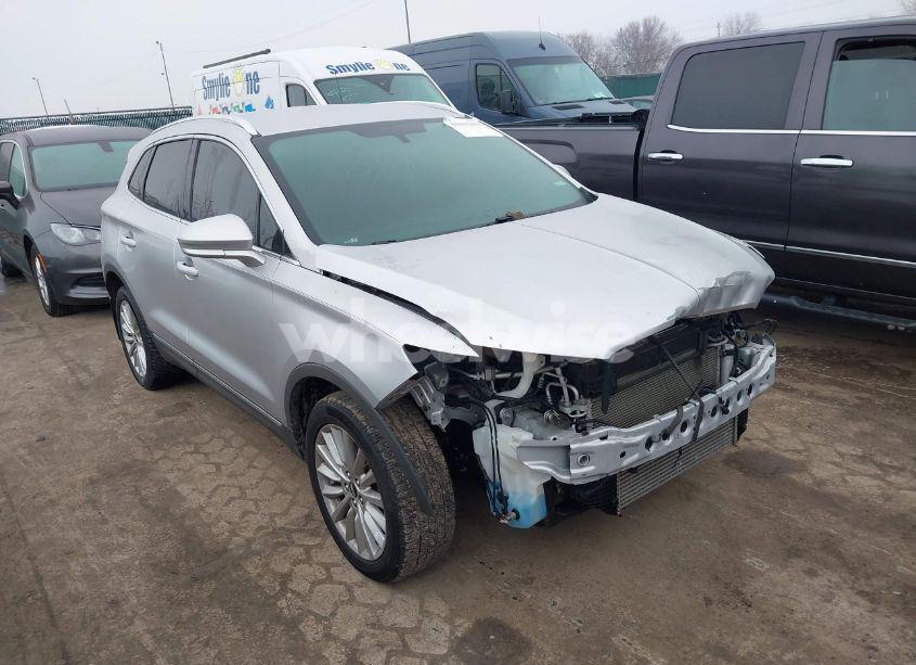 2019 Lincoln Mkc STANDARD (VIN 5LMCJ1D91KUL27746) main photo