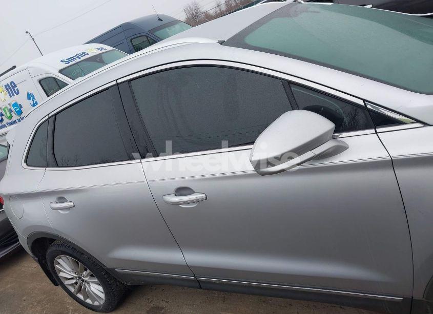 Photo 14 of 2019 Lincoln Mkc STANDARD (VIN 5LMCJ1D91KUL27746)