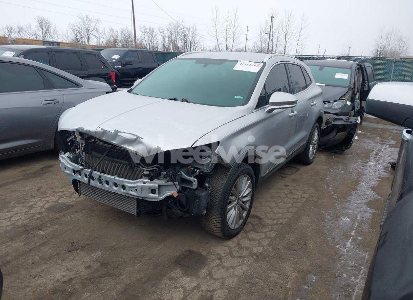 Photo 2 of 2019 Lincoln Mkc STANDARD (VIN 5LMCJ1D91KUL27746)