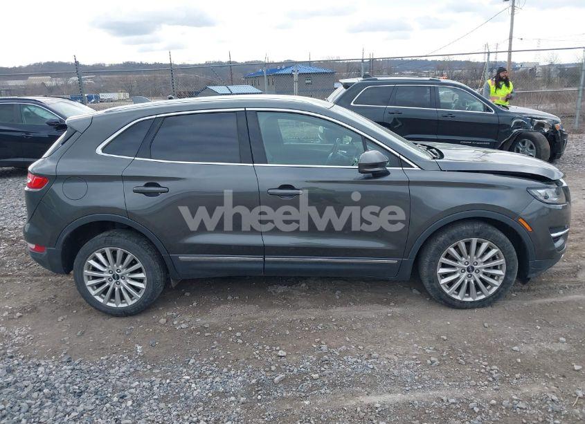 Photo 13 of 2019 Lincoln Mkc STANDARD (VIN 5LMCJ1D92KUL08901)
