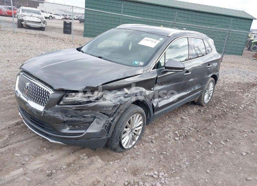 Photo 2 of 2019 Lincoln Mkc STANDARD (VIN 5LMCJ1D92KUL08901)