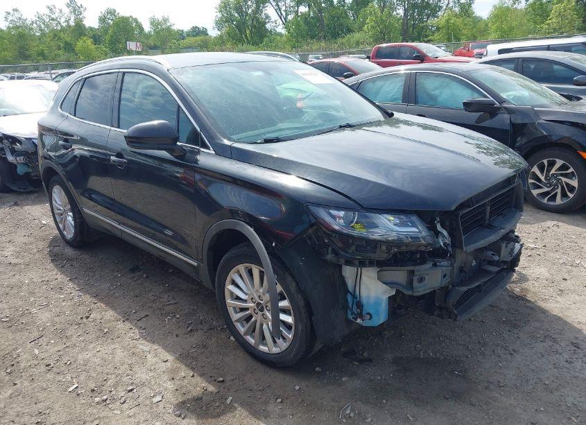 2019 Lincoln Mkc STANDARD (VIN 5LMCJ1D92KUL46922) main photo