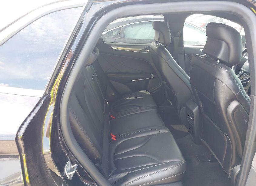 Photo 8 of 2019 Lincoln Mkc STANDARD (VIN 5LMCJ1D92KUL46922)