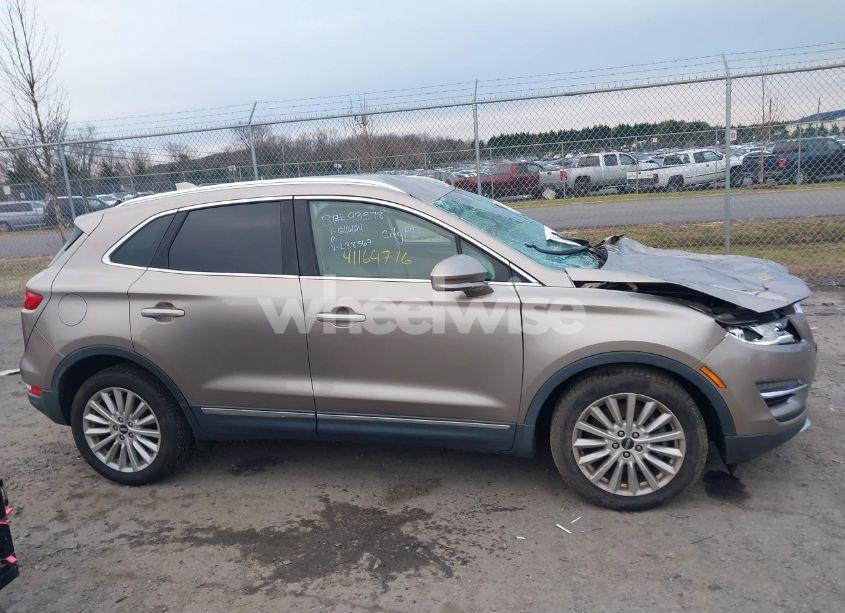 Photo 13 of 2019 Lincoln Mkc STANDARD (VIN 5LMCJ1D95KUL38569)