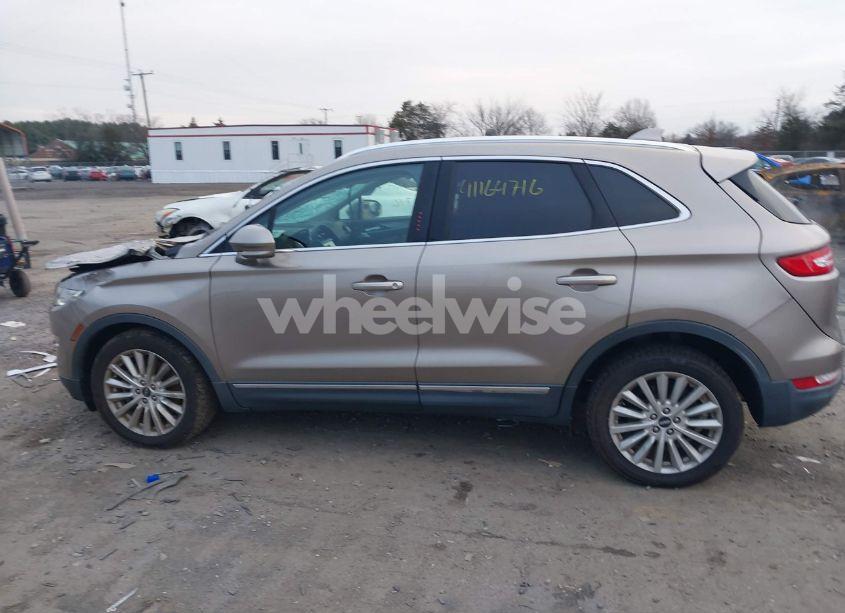 Photo 14 of 2019 Lincoln Mkc STANDARD (VIN 5LMCJ1D95KUL38569)