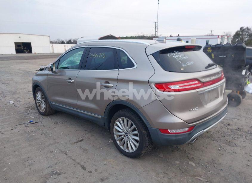 Photo 3 of 2019 Lincoln Mkc STANDARD (VIN 5LMCJ1D95KUL38569)