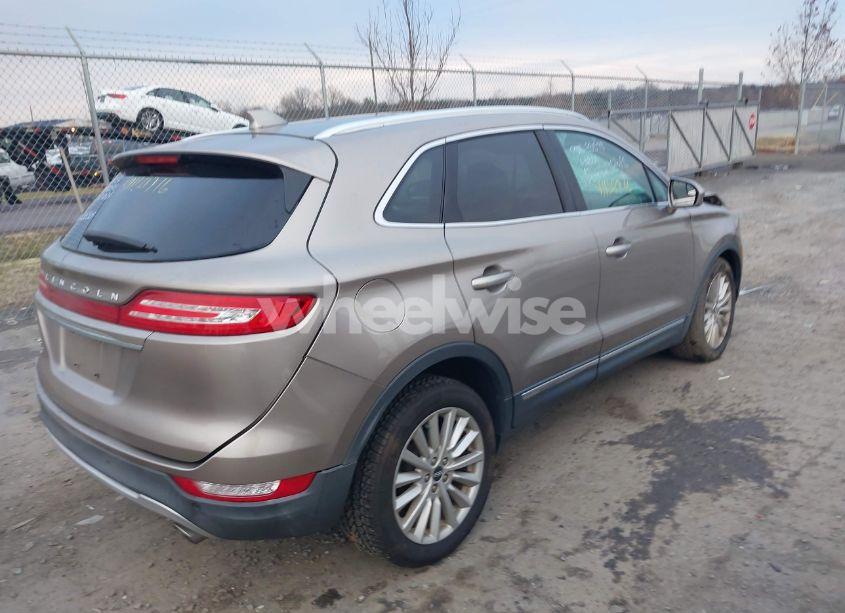 Photo 4 of 2019 Lincoln Mkc STANDARD (VIN 5LMCJ1D95KUL38569)