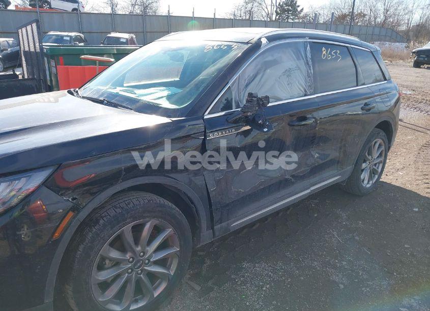 Photo 6 of 2021 Lincoln Corsair STANDARD (VIN 5LMCJ1D95MUL00911)