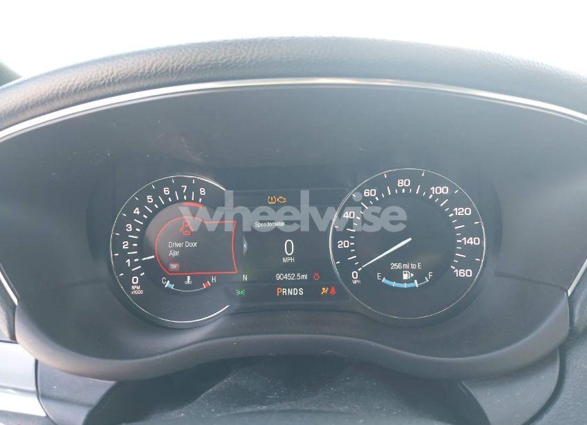 Photo 7 of 2018 Lincoln Mkc PREMIERE (VIN 5LMCJ1D96JUL13579)