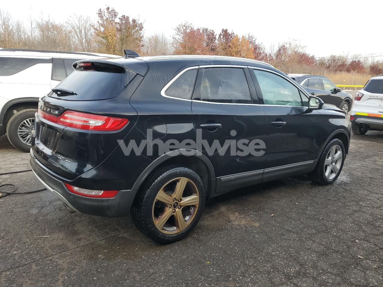 Photo 3 of 2018 LINCOLN MKC PREMIERE (VIN 5LMCJ1D96JUL14117)