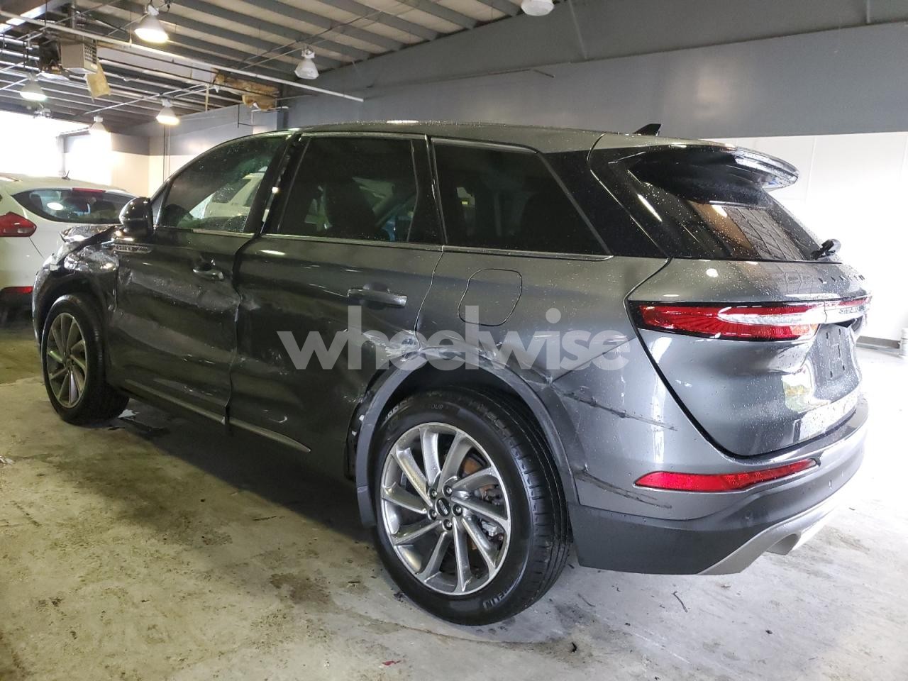 Photo 2 of 2024 LINCOLN CORSAIR (VIN 5LMCJ1DA7RUL25648)