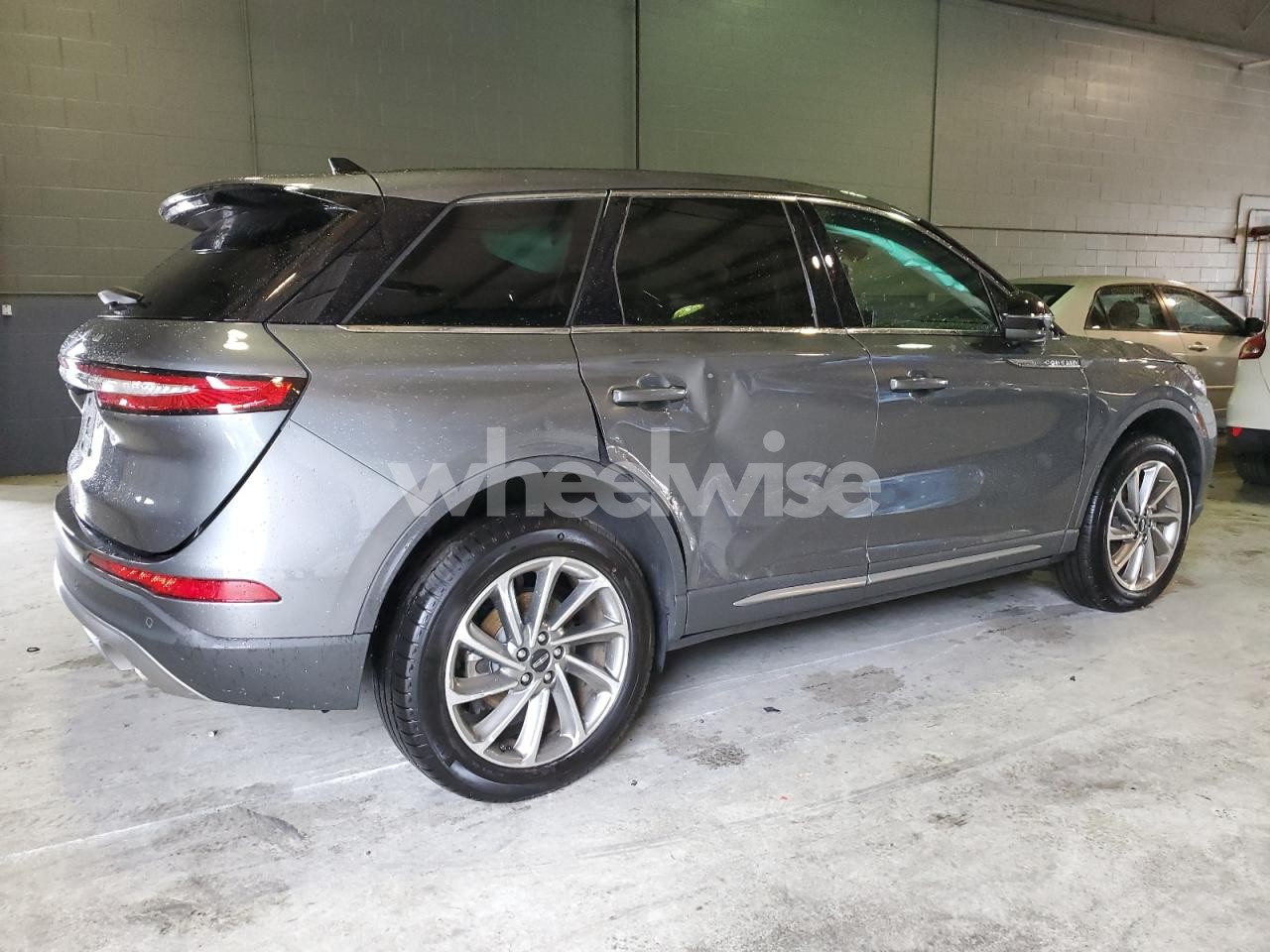 Photo 3 of 2024 LINCOLN CORSAIR (VIN 5LMCJ1DA7RUL25648)