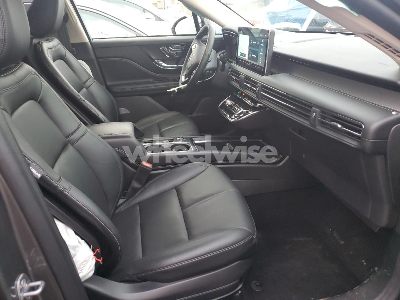 Photo 7 of 2024 LINCOLN CORSAIR (VIN 5LMCJ1DA7RUL25648)