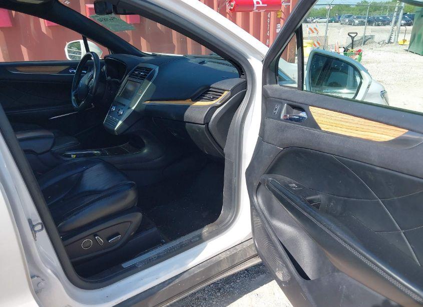 Photo 5 of 2015 Lincoln Mkc N/A (VIN 5LMCJ2A92FUJ27331)
