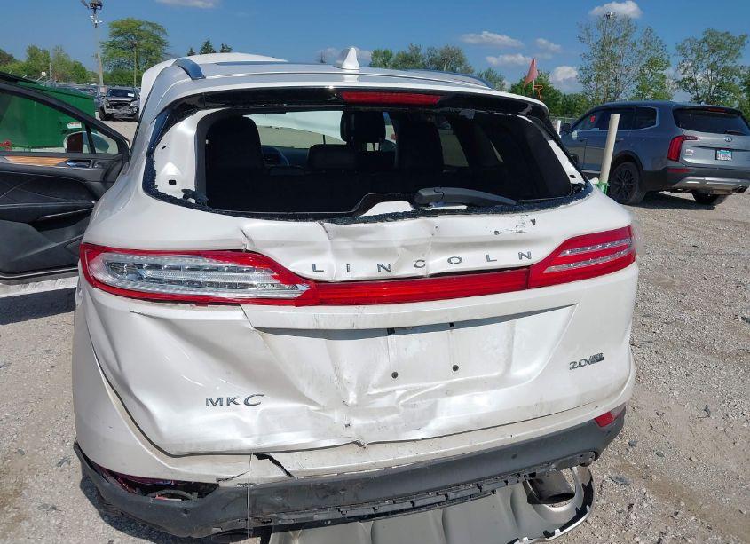 Photo 6 of 2015 Lincoln Mkc N/A (VIN 5LMCJ2A92FUJ27331)