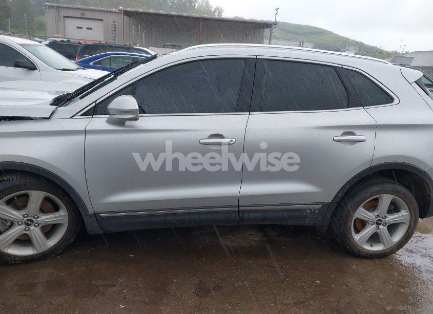 Photo 15 of 2015 Lincoln Mkc N/A (VIN 5LMCJ2A93FUJ27113)