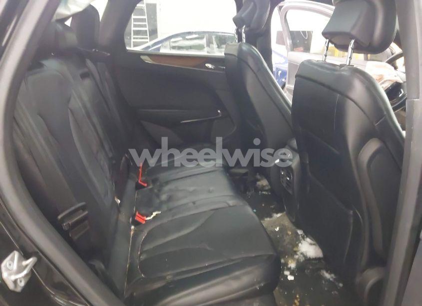 Photo 8 of 2015 Lincoln Mkc N/A (VIN 5LMCJ2A96FUJ47288)