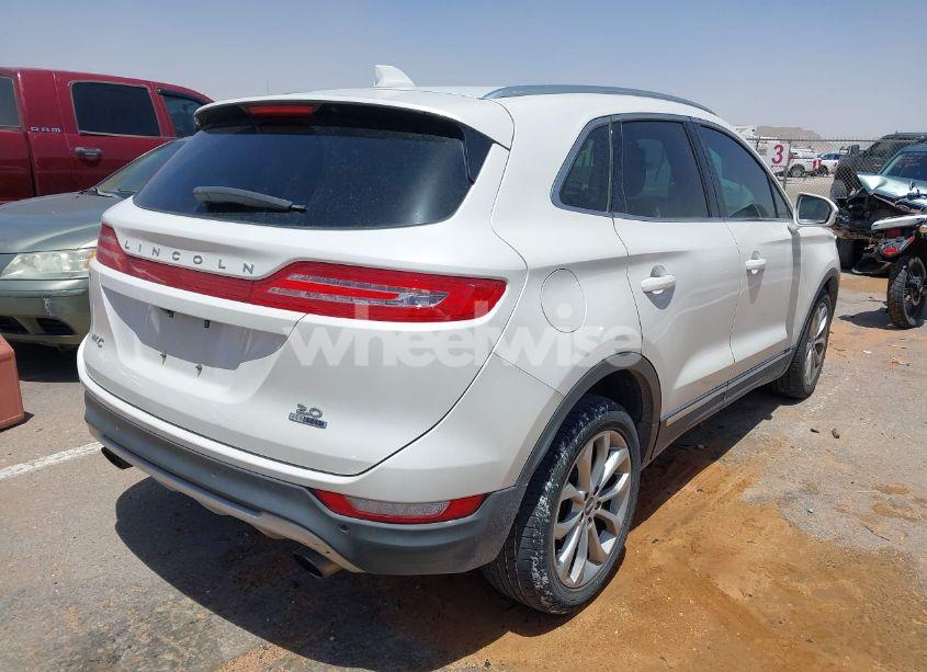 Photo 4 of 2016 Lincoln Mkc SELECT (VIN 5LMCJ2C92GUJ08650)