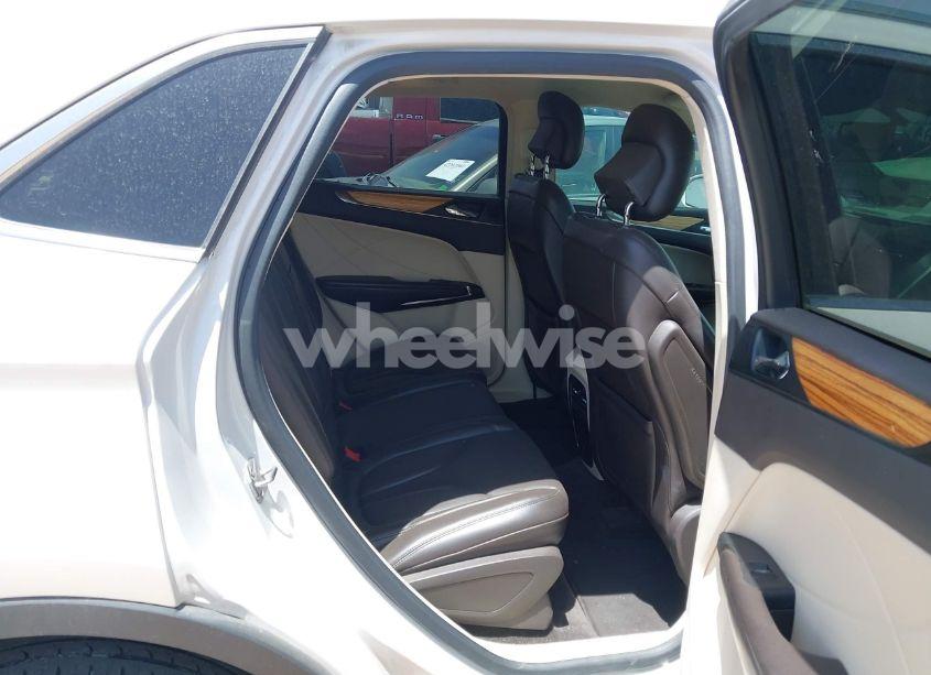 Photo 8 of 2016 Lincoln Mkc SELECT (VIN 5LMCJ2C92GUJ08650)