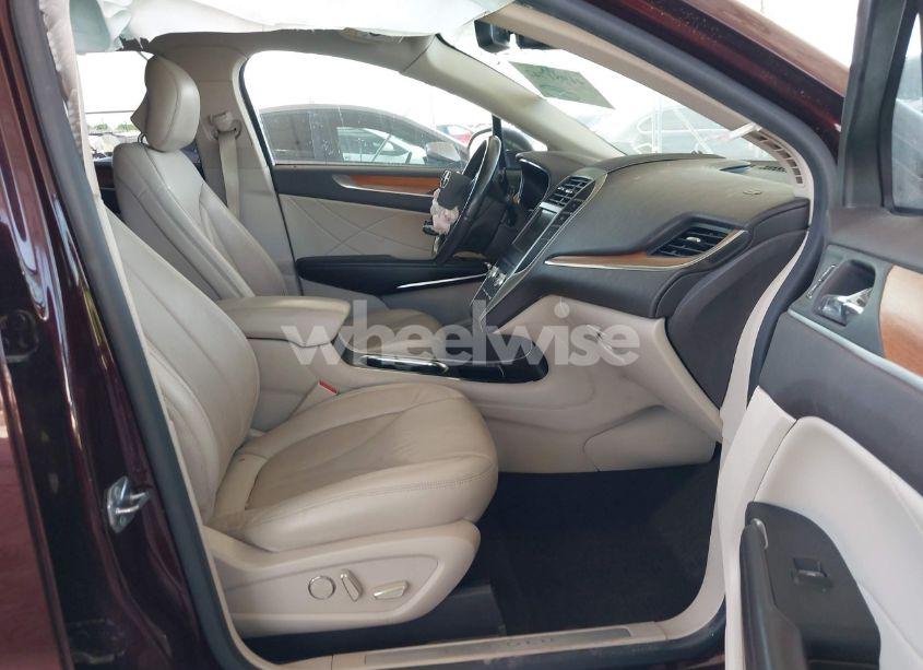 Photo 5 of 2019 Lincoln Mkc SELECT (VIN 5LMCJ2C92KUL17640)