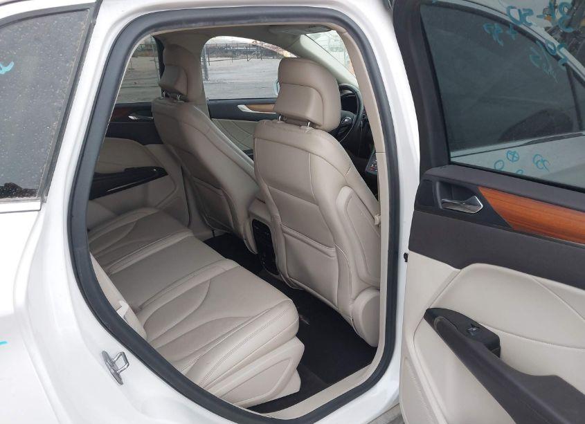 Photo 8 of 2019 Lincoln Mkc SELECT (VIN 5LMCJ2C93KUL09496)