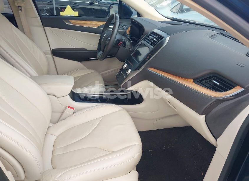 Photo 5 of 2016 Lincoln Mkc SELECT (VIN 5LMCJ2C94GUJ30357)