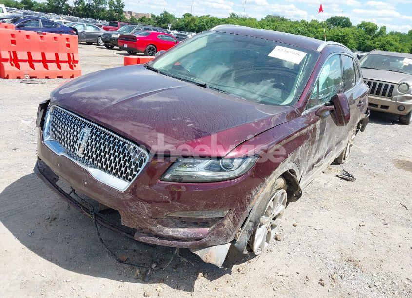 Photo 2 of 2019 Lincoln Mkc SELECT (VIN 5LMCJ2C96KUL17527)