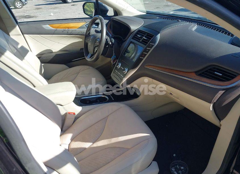 Photo 5 of 2019 Lincoln Mkc SELECT (VIN 5LMCJ2C99KUL16744)