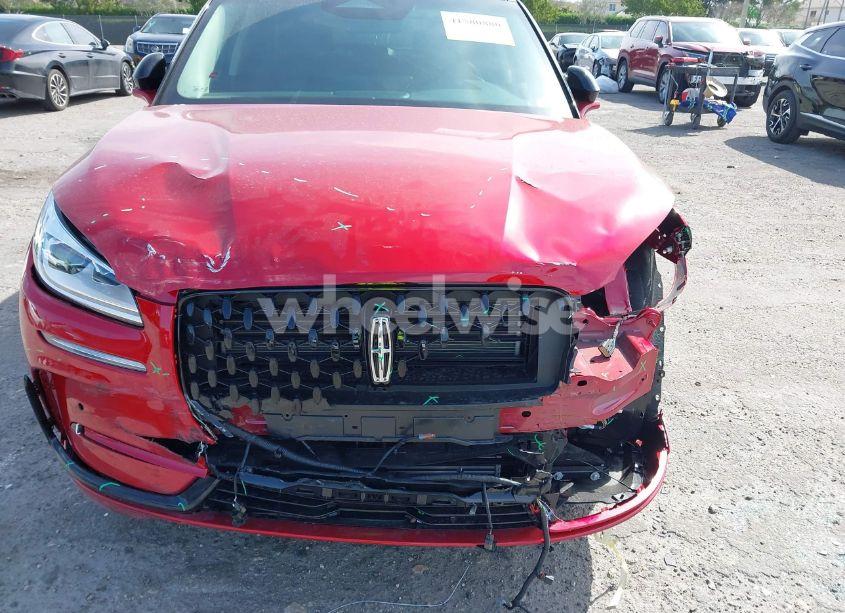 Photo 17 of 2024 Lincoln Corsair RESERVE (VIN 5LMCJ2CA4RUL25601)