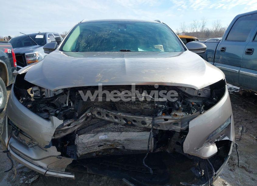 Photo 13 of 2019 Lincoln Mkc SELECT (VIN 5LMCJ2D92KUL12338)