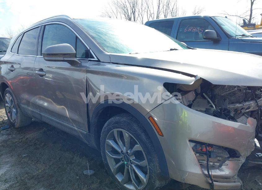 Photo 14 of 2019 Lincoln Mkc SELECT (VIN 5LMCJ2D92KUL12338)