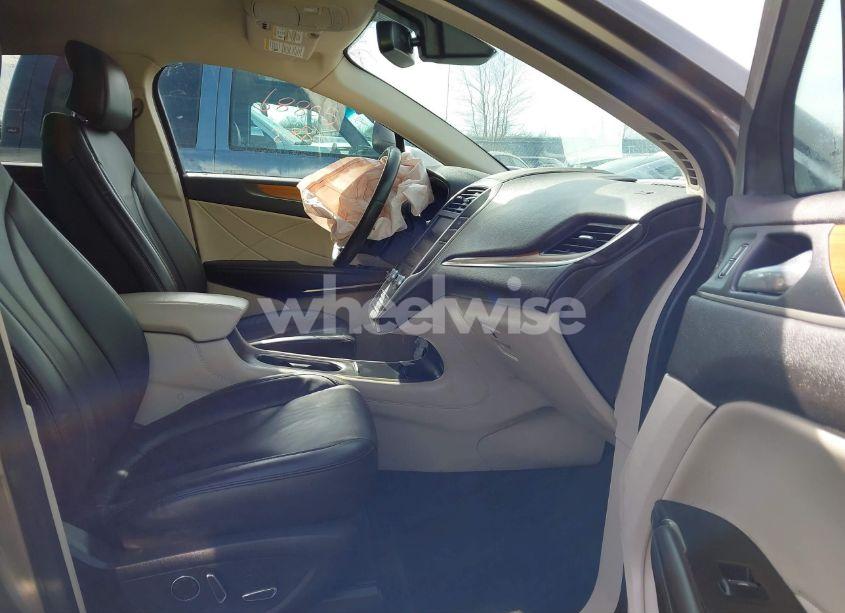 Photo 5 of 2019 Lincoln Mkc SELECT (VIN 5LMCJ2D92KUL12338)