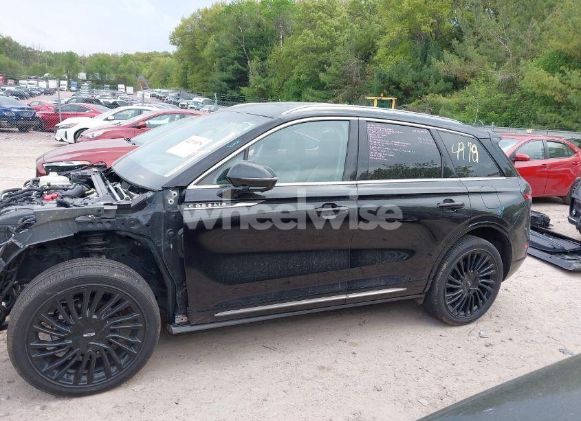 Photo 14 of 2021 Lincoln Corsair RESERVE (VIN 5LMCJ2D92MUL10138)