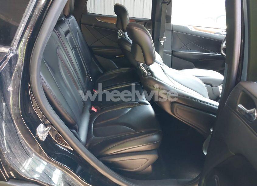 Photo 8 of 2018 Lincoln Mkc SELECT (VIN 5LMCJ2D93JUL03548)