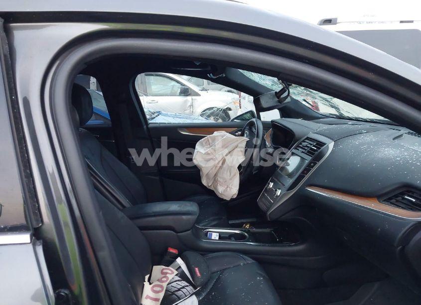 Photo 5 of 2019 Lincoln Mkc SELECT (VIN 5LMCJ2D93KUL16138)