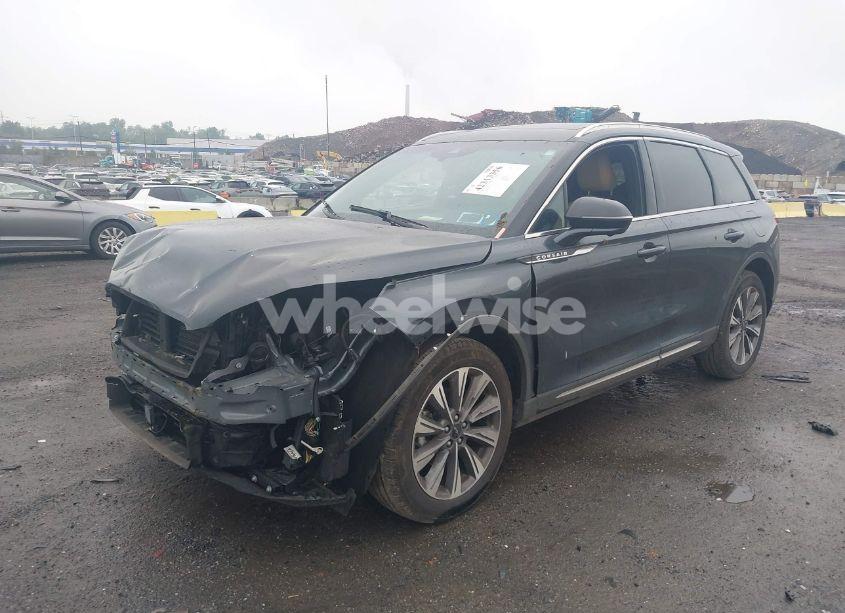 Photo 2 of 2022 Lincoln Corsair RESERVE (VIN 5LMCJ2D93NUL05127)