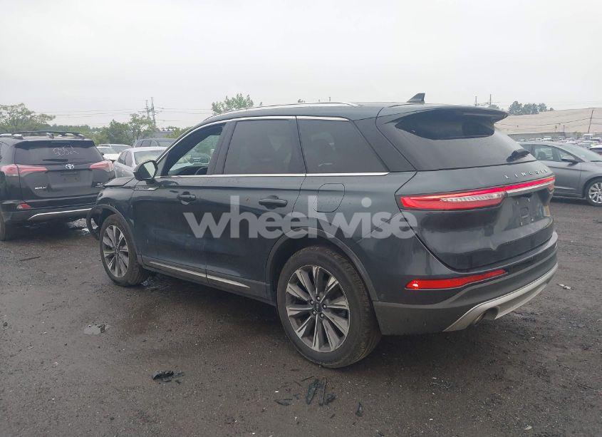 Photo 3 of 2022 Lincoln Corsair RESERVE (VIN 5LMCJ2D93NUL05127)