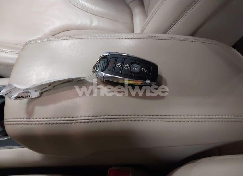 Photo 11 of 2018 Lincoln Mkc SELECT (VIN 5LMCJ2D95JUL03454)