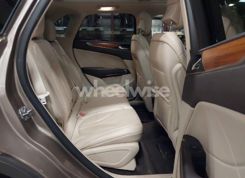 Photo 8 of 2018 Lincoln Mkc SELECT (VIN 5LMCJ2D95JUL03454)