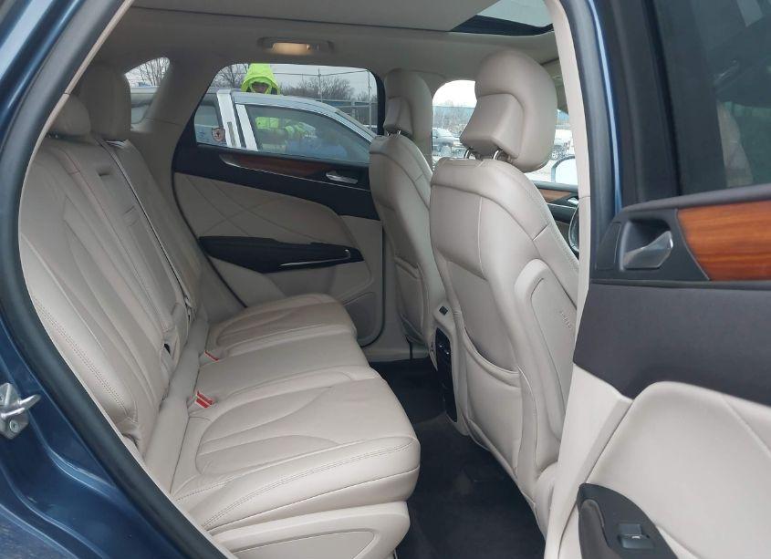 Photo 8 of 2018 Lincoln Mkc SELECT (VIN 5LMCJ2D95JUL12526)