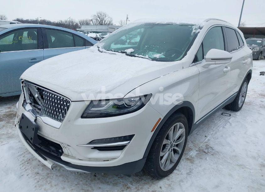 Photo 2 of 2019 Lincoln Mkc SELECT (VIN 5LMCJ2D98KUL06236)