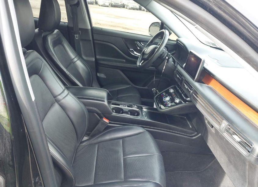 Photo 5 of 2021 Lincoln Corsair RESERVE (VIN 5LMCJ2D98MUL00942)